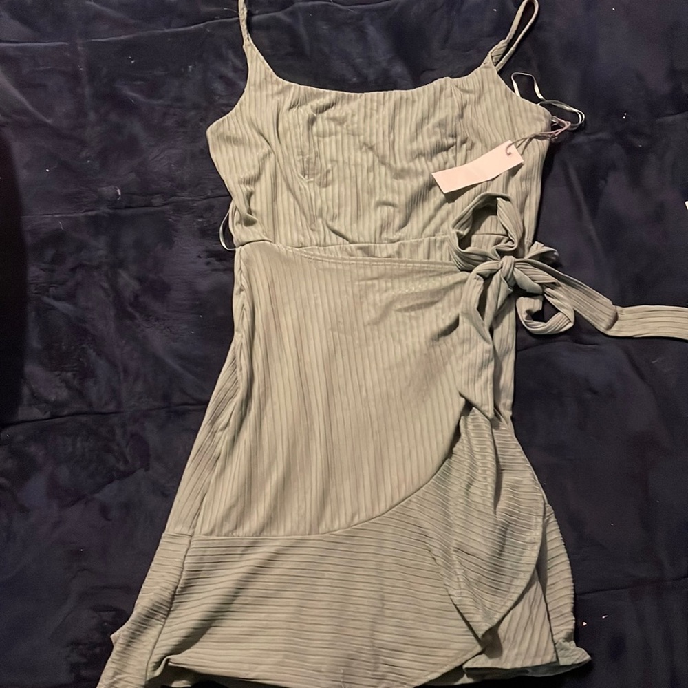 Nine Britton sage green tank wrap dress size medium